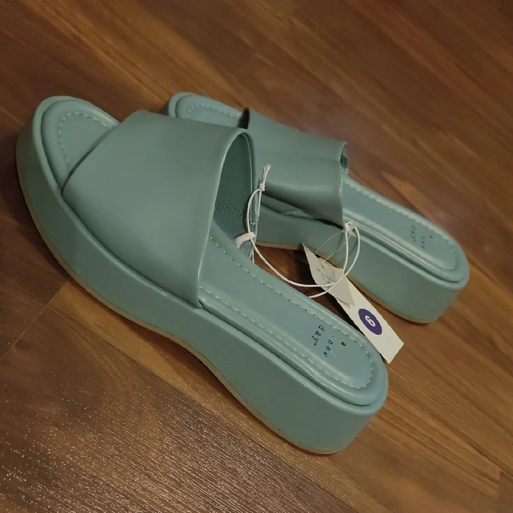 BWT a new day Platform Sandals